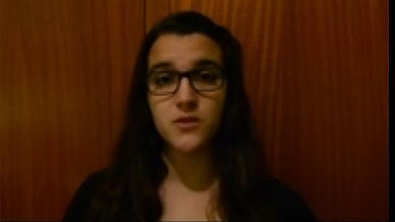 Vídeo-denuncia de una estudiante: «Nos van a desahuciar, tengo un 8,6 de nota y ni aún así me dan beca»