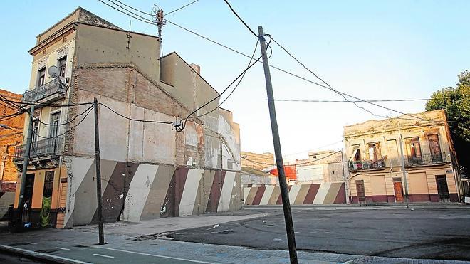 La ruina obligará a derribar más de 150 viviendas públicas en el Cabanyal