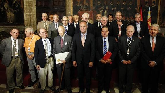 Los Jaime I premian el compromiso de la sociedad Española Contra el Cáncer