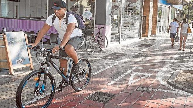 Tráfico prevé atascos en la ronda interior con el carril bici que pretende Compromís