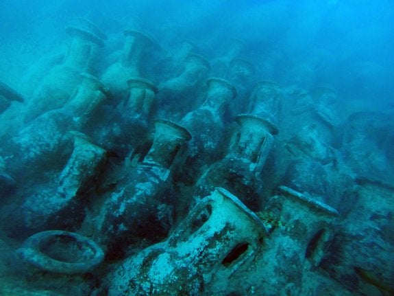 Tesoros bajo el mar en el primer pecio visitable de España