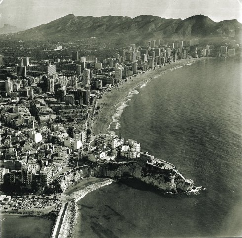 1960: la década del prodigioso despegue del sol y playa