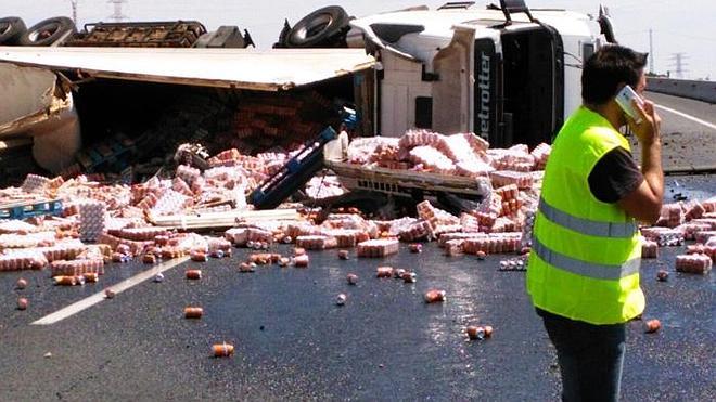 Latas de refresco esparcidas en la AP-7