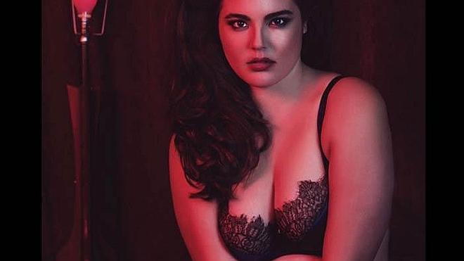 La hija de Andy Garcia triunfa como modelo de tallas grandes