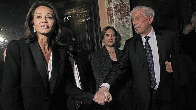Isabel Preysler y Mario Vargas Llosa pasean su amor por Barcelona