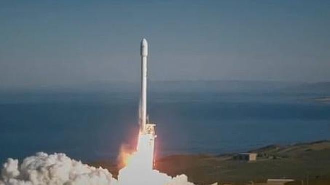 El cohete Falcon 9 de Space X explota al aterrizar