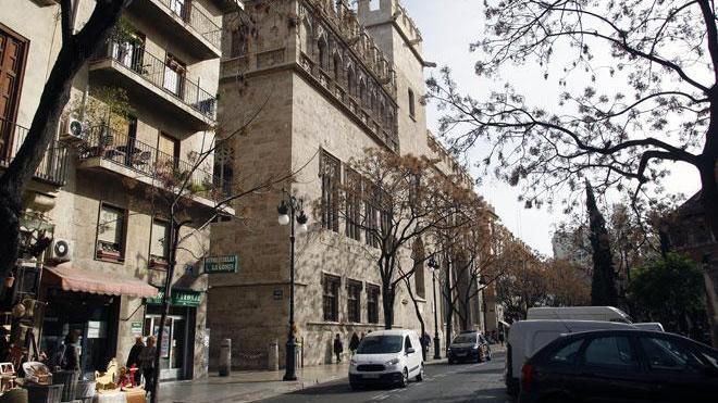 Grezzi cerrará el tráfico en la Lonja pese al rechazo del Mercado Central