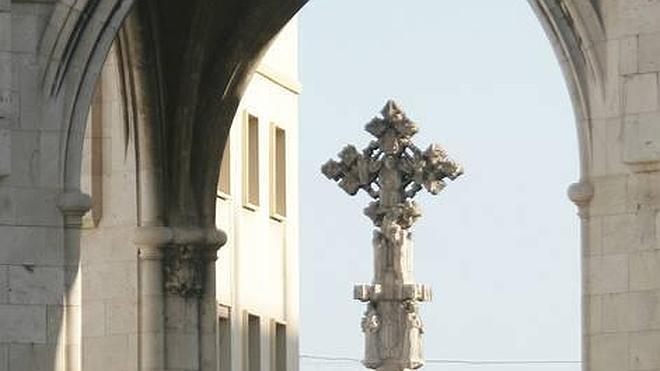 ¿A qué se refiere la expresión «de cruces para adentro»?