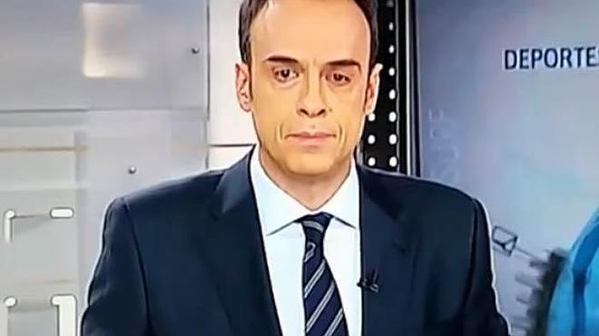 Jesús María Pascual se 'ahoga' en directo presentando los deportes del informativo de Telecinco