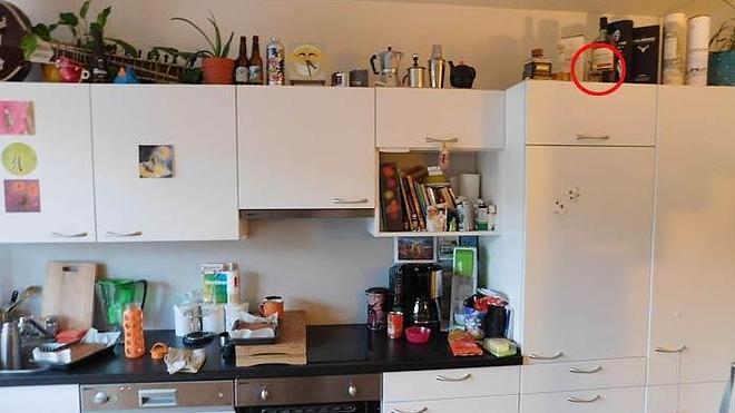 Solución al enigma del gato Pedro escondido en una cocina