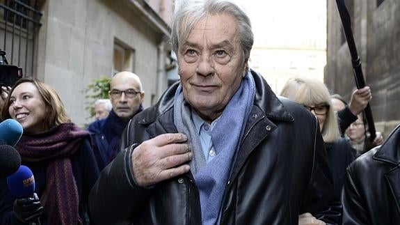 Alain Delon no asistirá al Baile de la Ópera de Viena por problemas de salud