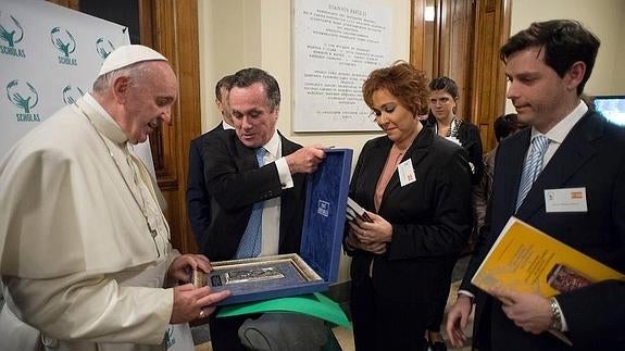 El Papa recibe al rector de la Universidad Católica de Valencia