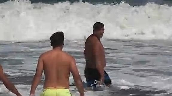Persiguen y arrestan a un ladrón en la playa