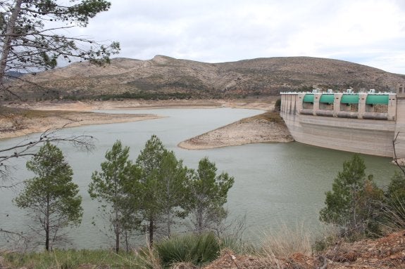 El sistema que abastece de agua potable Valencia entra en prealerta por sequía