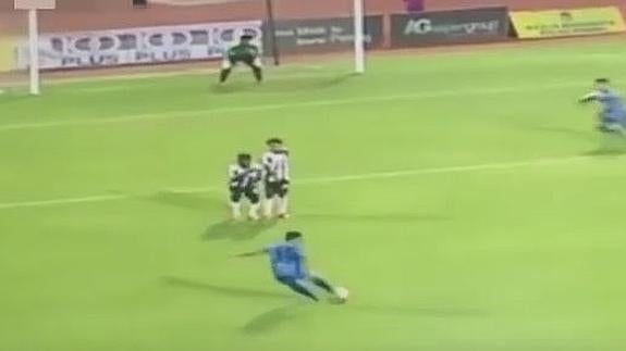 El golazo de falta directa de Mohd Faiz Subri en Malasia