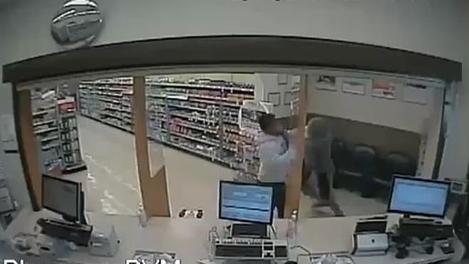 Fue a robar y se llevó una paliza