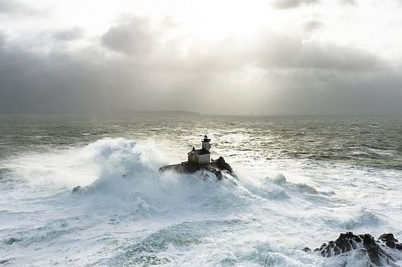 El huésped del faro maldito