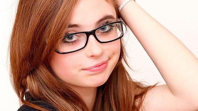¿Contratarías antes a una persona con gafas o sin ellas?