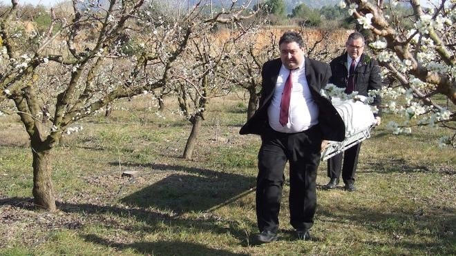 Hallan a un hombre muerto al apagar un incendio en Barxeta