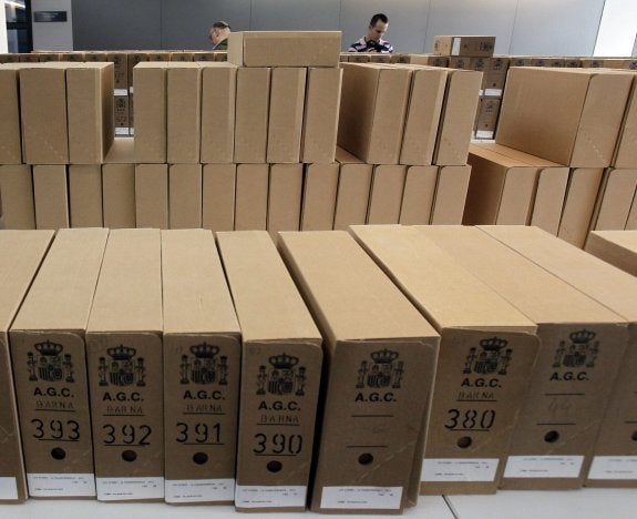 Cataluña retiene dos mil documentos valencianos del Archivo de Salamanca