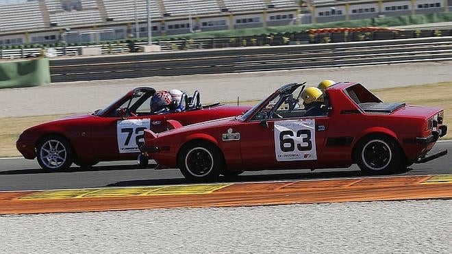 El Classic & Legends inunda Cheste de joyas del motor