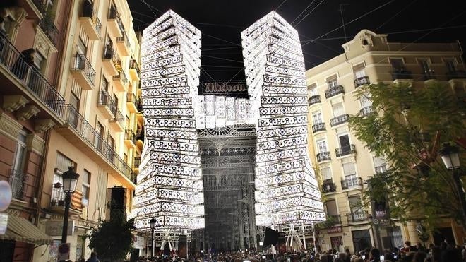 Fallas 2016: Cuba-Literato Azorín, primer premio de calles iluminadas
