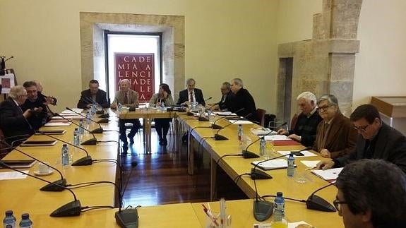 Los nuevos académicos de la AVL cuestionan el nombre de la Comunitat, la Senyera y el valenciano