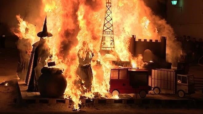 Pamis quemó su falla la noche de San José