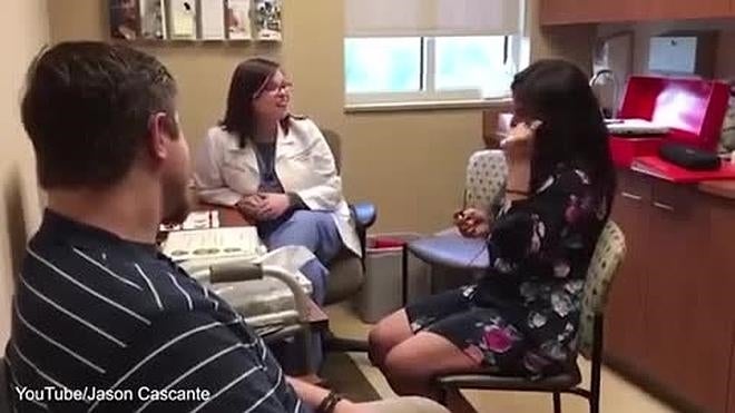 Escucha por primera vez y su novio le pide matrimonio