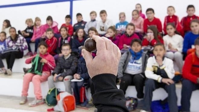 Los jugadores negocian que haya una asignatura de pilota en la universidad