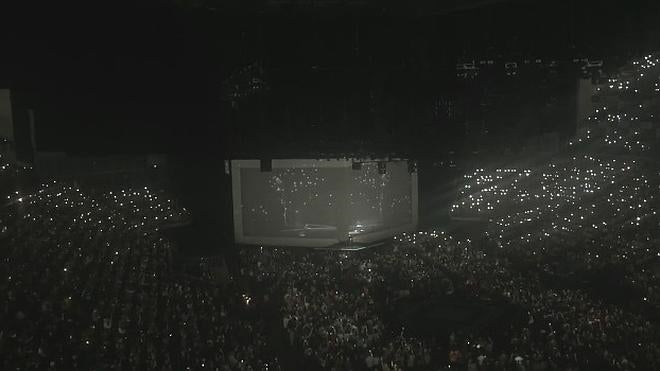 Adele rinde tributo a las víctimas de Bruselas