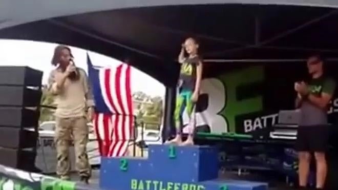 Completa con 9 años una carrera inspirada en una competición de la marina estadounidense