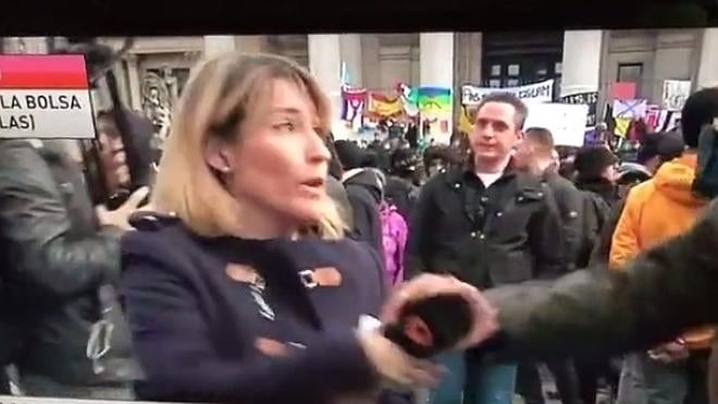 Una reportera de Antena 3, increpada en Bruselas