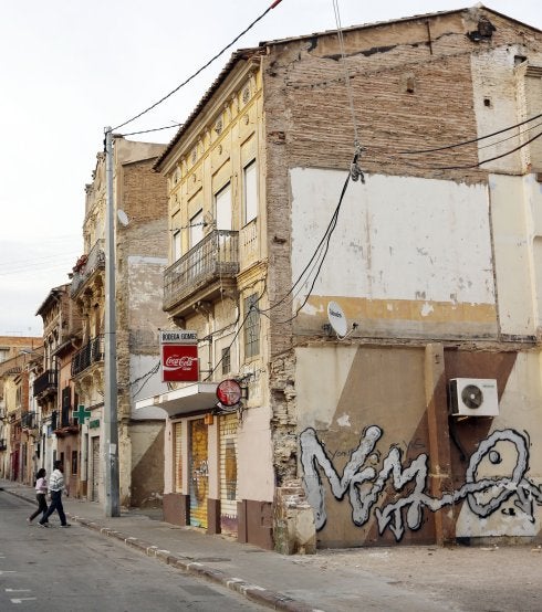 Los juzgados tardan más de seis meses en autorizar los desalojos del Cabanyal