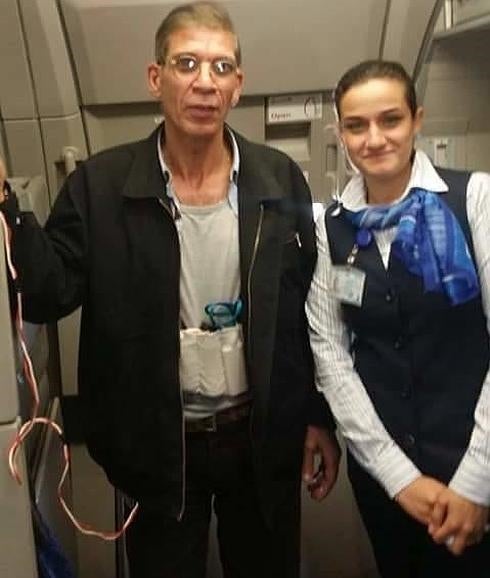 Sale a la luz una nueva foto con el secuestrador del avión egipcio