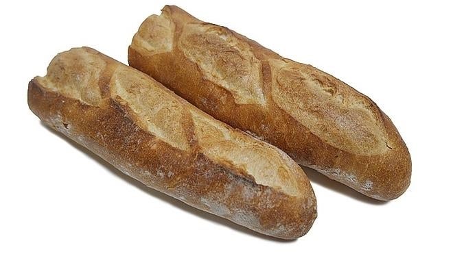 Truco para volver crujiente un pan duro
