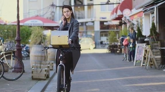 La broma de Google con la bicicleta que conduce sola