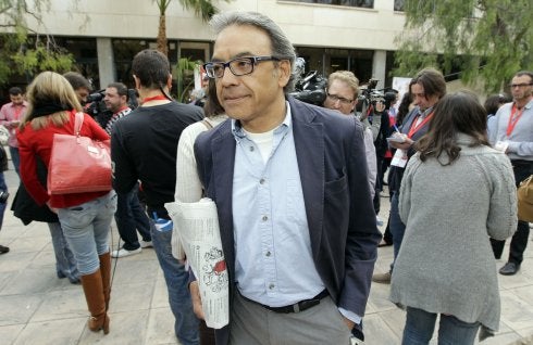 Mata se resiste a explicar en Les Corts la corrupción que denunció en Feria