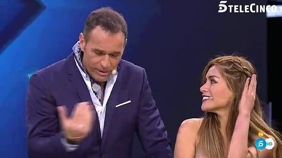 El 'mosqueo' de Carlos Lozano al saber que su novia podría ir a 'Supervivientes'