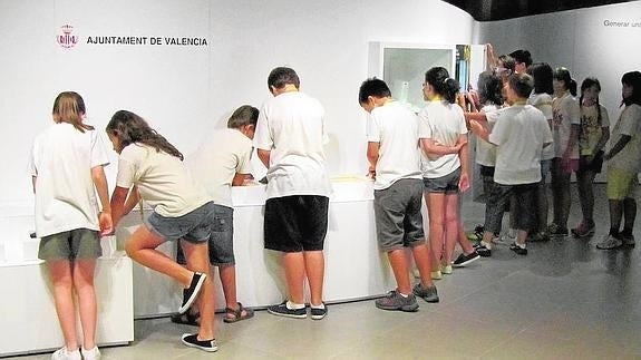 Una fundación municipal paraliza tres contratos tras las críticas por InnDEA