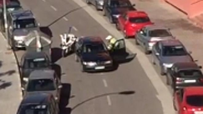 Vídeo | Así fue la detención en Orihuela del atracador de un banco