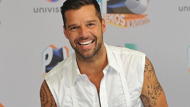 80.000 euros por un beso de Ricky Martin