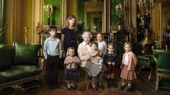 El príncipe Jorge viste a la valenciana