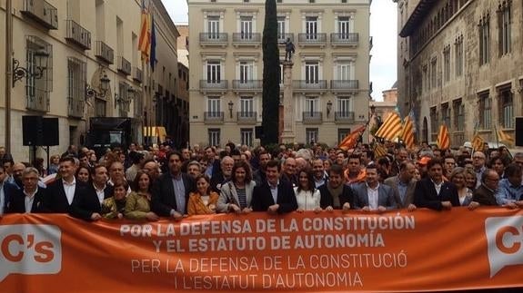 Concentración por la defensa de la Constitución y el Estatuto en Valencia