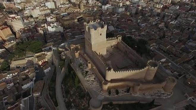 Conoce los castillos del Vinalopó desde el aire