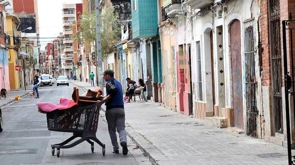 El Cabanyal agrava su abandono casi un año después de las elecciones