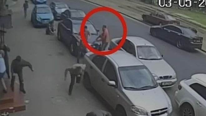Tres periodistas heridos de bala en plena calle