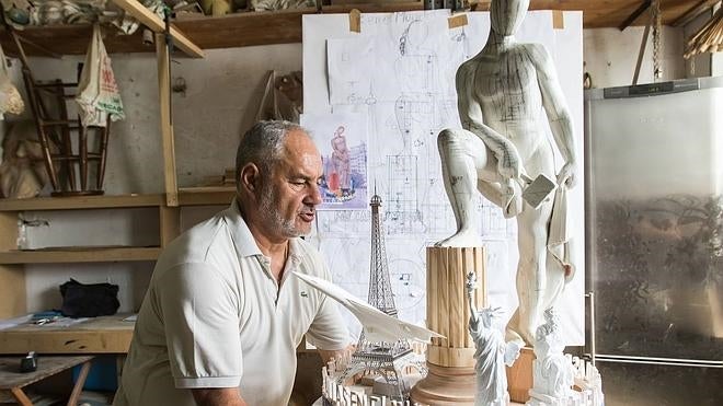 Manolo García plantará la falla municipal de 2017