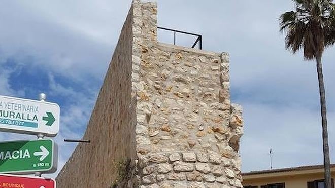 Finalizan los trabajos de restauración del remate de la muralla del castillo de Dénia