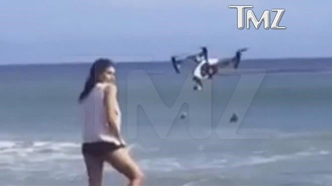 Un dron «ataca» a Jess Adams